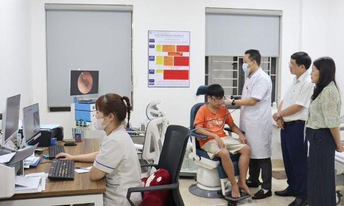  Đoàn công tác giám sát hoạt động khám chữa bệnh bảo hiểm y tế tại Phòng khám Đa khoa Trung Nam. 