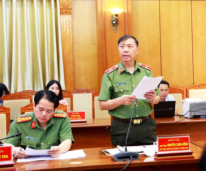  Thiếu tướng Nguyễn Xuân Hồng công bố dự thảo kết luận thanh tra. 