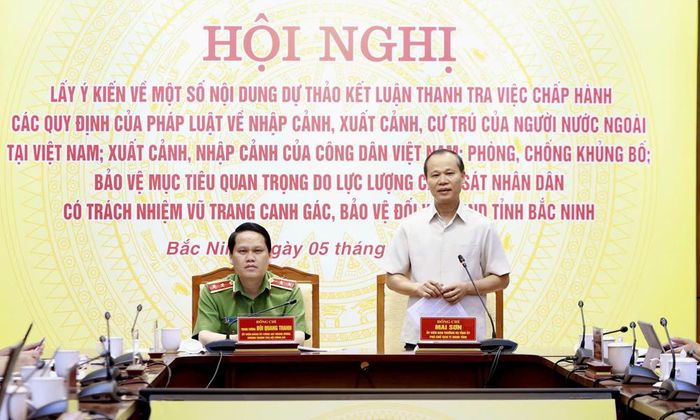  Đồng chí Mai Sơn phát biểu tại hội nghị. 