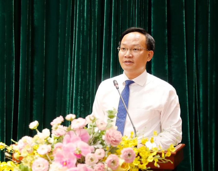  Đồng chí Phạm Văn Thịnh phát biểu, chúc mừng các nhà đầu tư. 