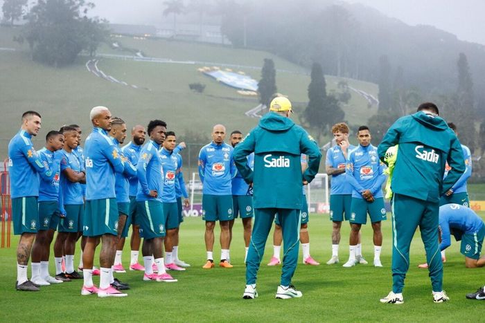 4-2-4 giúp Brazil tối ưu phản công nhanh hiệu quả.