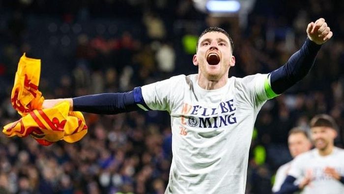 Robertson là trụ cột Scotland.