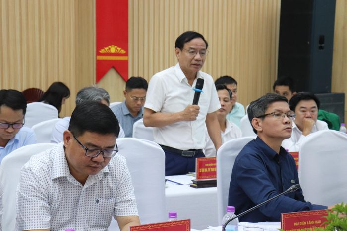 Phó Giám đốc Sở Văn hóa, Thể thao và Du lịch Hà Vỹ phát biểu tại buổi làm việc. Ảnh: KHÁNH NGÂN