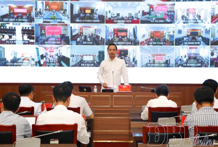 Bí thư Tỉnh ủy Trần Tiến Dũng phát biểu tại hội nghị. 