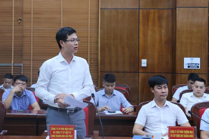 Đại diện Công ty Cổ phần bất động sản Điện Biên và Công ty Cổ phần đầu tư kinh doanh bất động sản Hải Phát, phát biểu tại hội nghị.