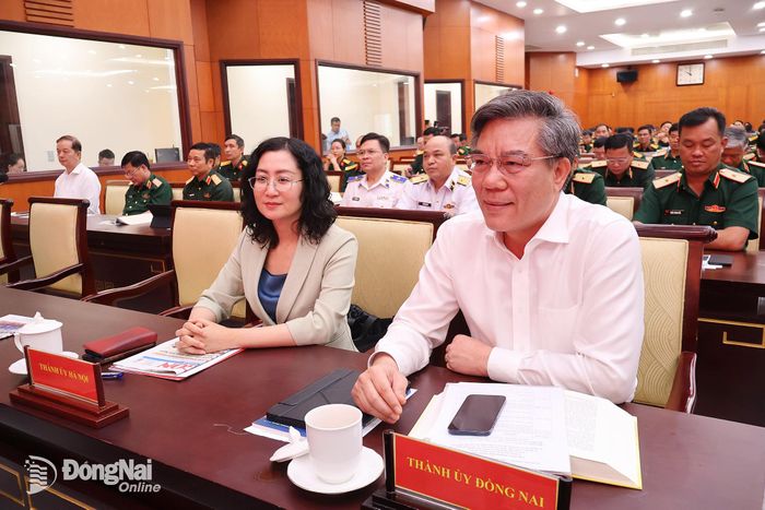 Ủy viên Ban Thường vụ Thành ủy, Trưởng ban Tuyên giáo và Dân vận Thành ủy Dương Minh Dũng tham dự hội thảo.