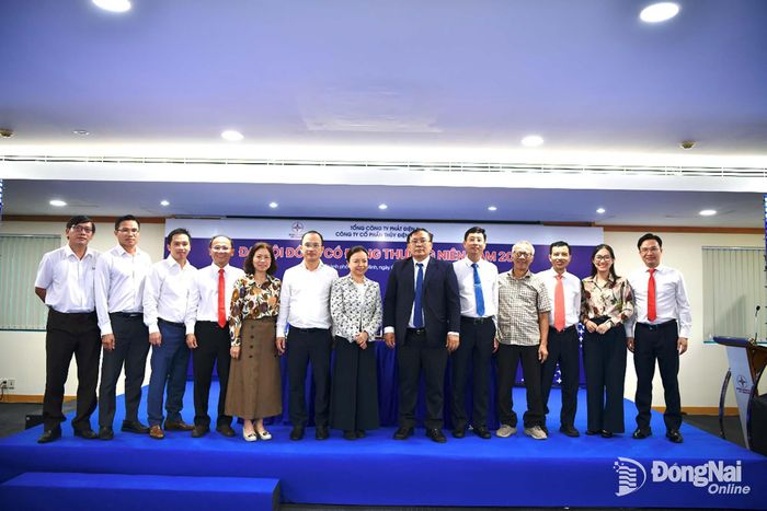 Các Đại biểu, Lãnh đạo TMP chụp ảnh lưu niệm tại Đại hội. Ảnh: Mỹ Phương