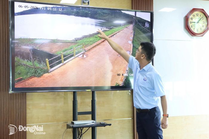 Đại diện nhóm nghiên cứu, thực hiện đề tài trình bày kết quả triển khai đề tài. Ảnh: Thanh Cảnh