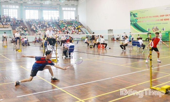 Các vận động viên thi đấu ở bộ môn cầu lông.