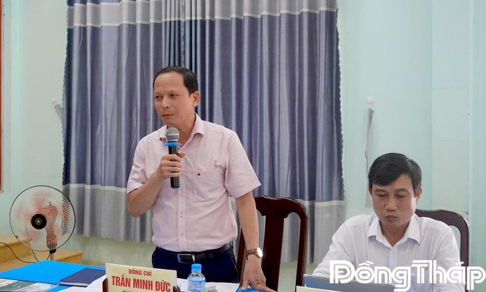 Đồng chí Trần Minh Đức, Phó Giám đốc Sở Xây dựng tỉnh phát biểu tại hội nghị.