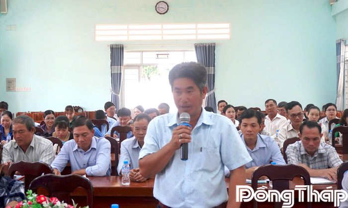 Đại diện các chi bộ phát biểu thảo luận các giải pháp nâng cao chất lượng sinh hoạt chi bộ trong thời gian tới tại buổi tọa đàm.