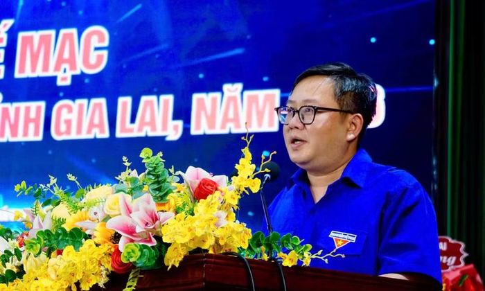  Anh Nguyễn Chí Hiếu phát biểu tại lễ bế mạc hội thi. Ảnh: D.L 