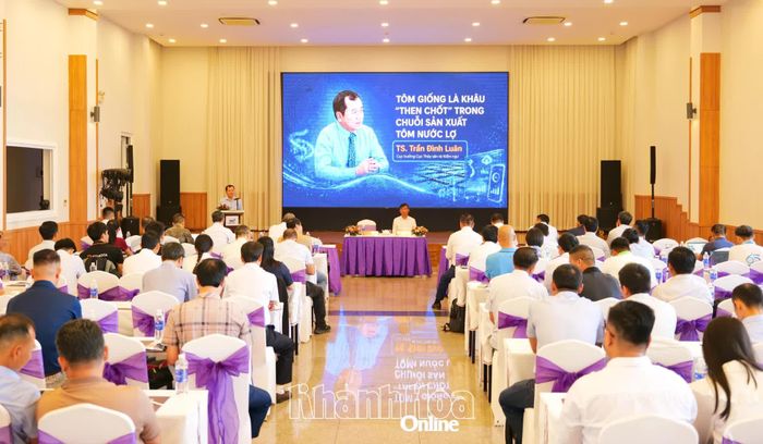 Cục trưởng Cục Thủy sản và Kiểm ngư phát biểu đề dẫn tại hội thảo “Quản lý sức khỏe và nâng cao chất lượng giống tôm nước lợ tại Việt Nam”