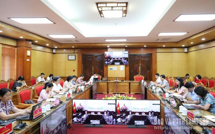 Các đại biểu dự cuộc họp tại điểm cầu UBND tỉnh Lạng Sơn