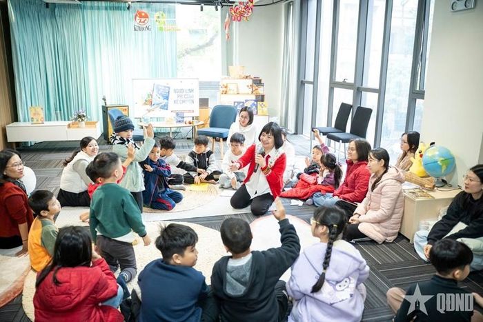 Nhà xuất bản Kim Đồng tổ chức "Góc đọc cuối tuần", giúp thiếu nhi tiếp cận văn học. Ảnh: PHÙNG HÀ 