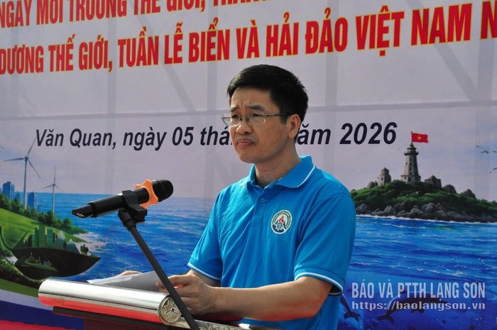 Lãnh đạo Sở Nông nghiệp và Môi trường phát biểu tại buổi lễ