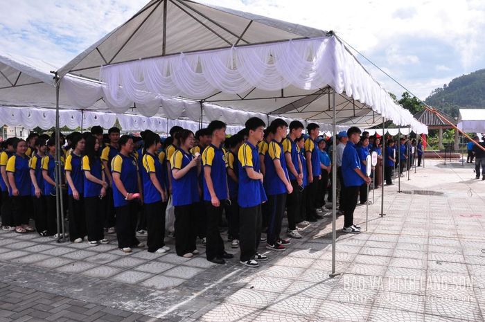 Các lực lượng trên địa bàn xã Văn Quan tham gia lễ phát động