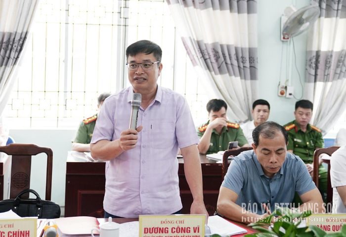 Lãnh đạo Sở Xây dựng trao đổi một số nội dung tại buổi làm việc
