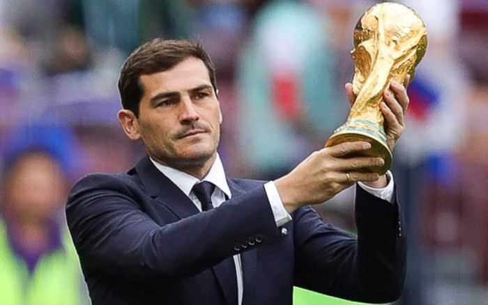 Casillas gia nhập phe đối lập của Perez tại Real Madrid.