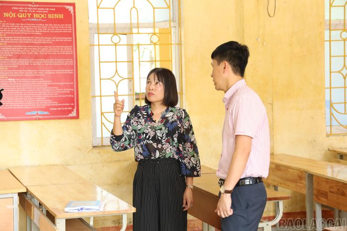  Tổ hỗ trợ công tác tổ chức Kỳ thi số 13 kiểm tra công tác chuẩn bị tổ chức Kỳ thi tại điểm thi Trường THPT Lê Quý Đôn. 
