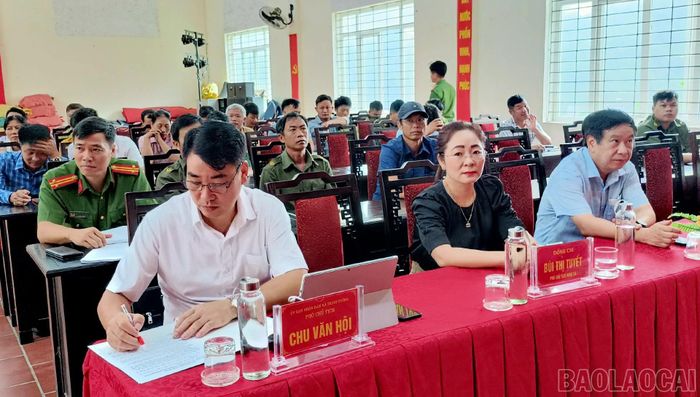 Đại biểu dự lễ ra quân.
