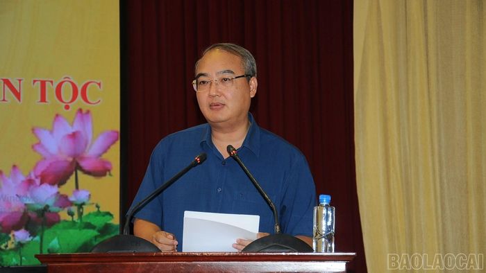 Đồng chí Đinh Văn Thơ – Phó Giám đốc Sở Nông nghiệp và Môi trường giải trình các ý kiến liên quan đến đơn vị.
