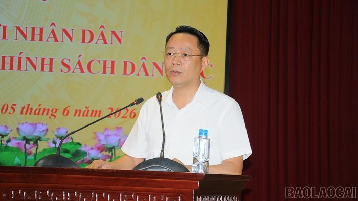 Đồng chí Đỗ Quang Vịnh – Phó Giám đốc Sở Dân tộc, Tôn giáo giải trình các ý kiến liên quan đến đơn vị.