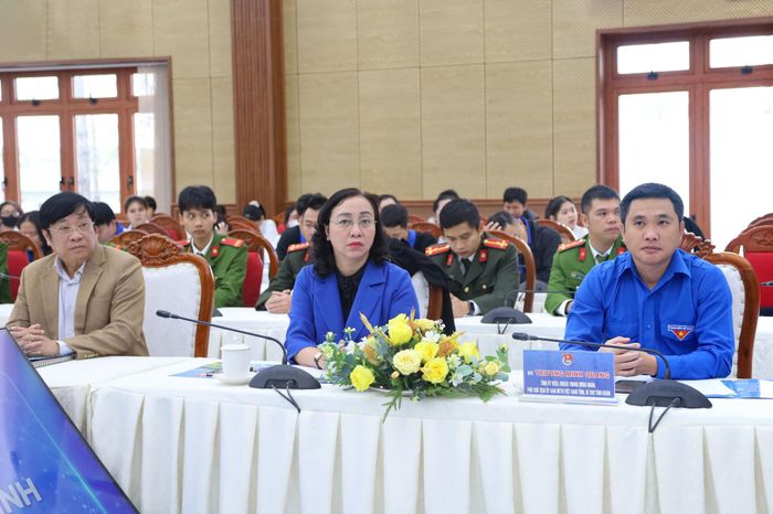 Đồng chí Trương Minh Quang, Tỉnh ủy viên, Phó Chủ tịch Ủy ban MTTQ Việt Nam tỉnh, Bí thư Tỉnh đoàn cùng đại diện các cơ quan, đơn vị tham dự