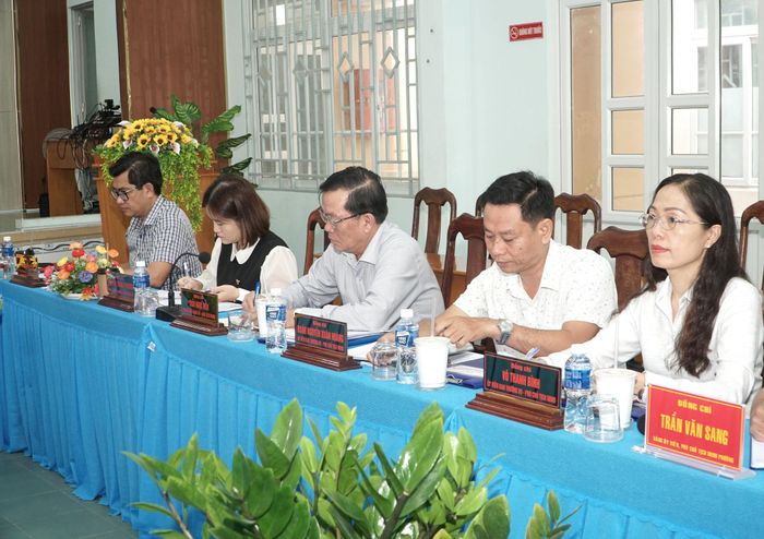 Lãnh đạo phường Hàm Thắng tham gia buổi làm việc
