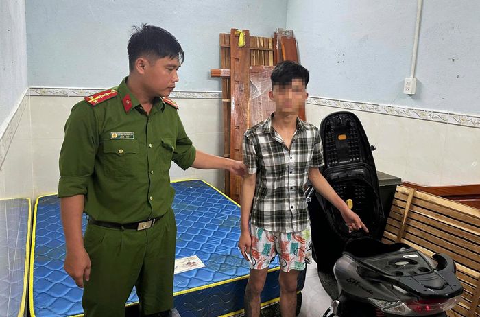 Đối tượng Trần Ngọc Thành cùng tang vật