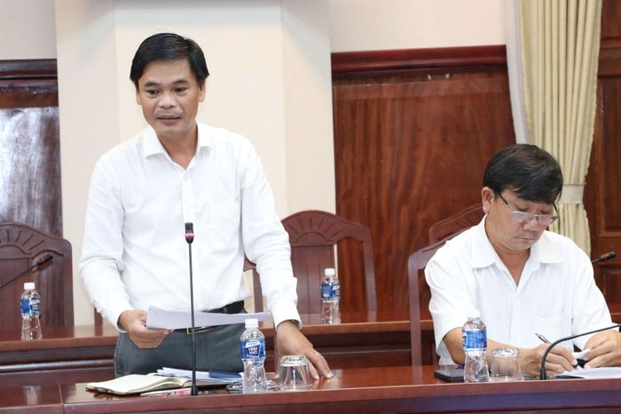 Đại diện lãnh đạo Ban Quản lý dự án đầu tư xây dựng số 2 báo cáo tại buổi làm việc