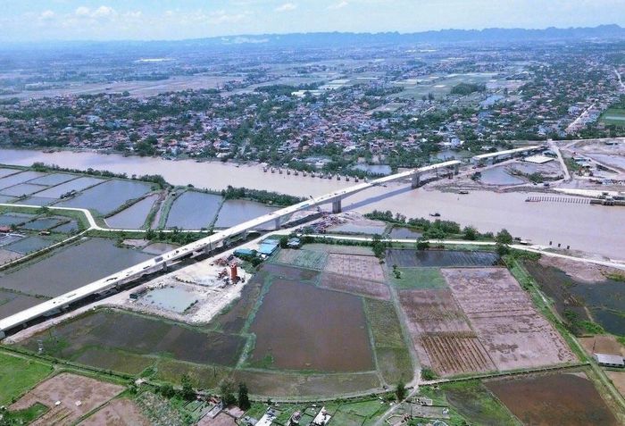 Cầu Lạch Trường thuộc dự án là cầu vượt sông dài nhất tỉnh Thanh Hóa. Ảnh: Báo Công Lý
