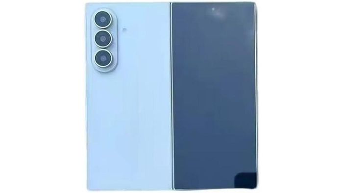 Galaxy Z Fold8 Ultra sẽ là phiên bản cao cấp hơn và có 3 camera sau