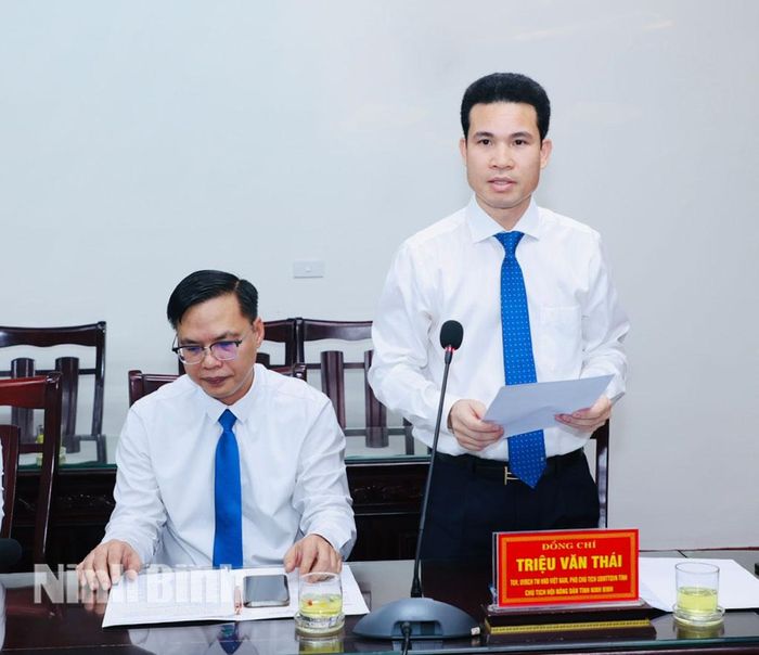 Đồng chí Triệu Văn Thái, Tỉnh ủy viên, Phó Chủ tịch Ủy ban MTTQ Việt Nam tỉnh, Chủ tịch Hội Nông dân tỉnh phát biểu tại buổi gặp mặt.