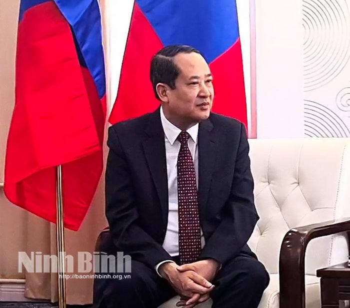 Đồng chí Phó Bí thư Tỉnh ủy, Trưởng Đoàn ĐBQH tỉnh Mai Văn Tuất phát biểu tại buổi làm việc.