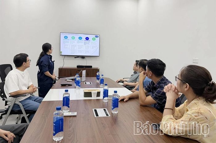 Đoàn công tác khảo sát hoạt động của Nhà máy chế biến thịt bò Tam Đảo.