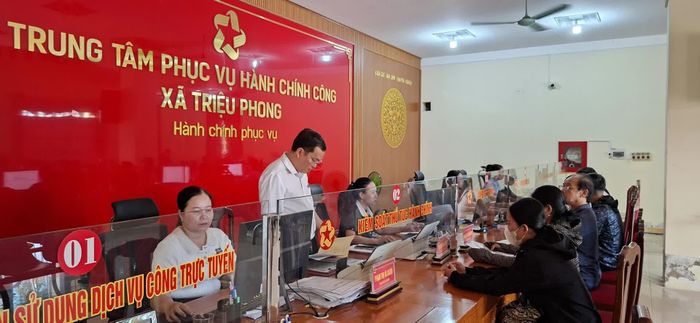 Trung tâm Phục vụ hành chính công xã Triệu Phong nâng cao chất lượng phục vụ người dân, doanh nghiệp - Ảnh: N.V