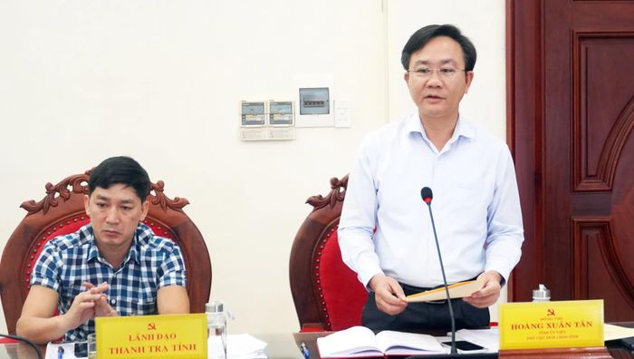 Đồng chí Hoàng Xuân Tân, Phó Chủ tịch UBND tỉnh phát biểu tại buổi làm việc - Ảnh: N.M