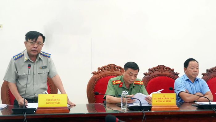 Đại biểu thảo luận tại buổi làm việc - Ảnh: N.M