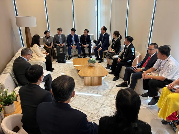 Đoàn công tác tỉnh Quảng Trị làm việc với bà Latifa Yaacoubi, Chủ tịch MAB-ICC, nhiệm kỳ 2024-2026 và các cộng sự - Ảnh: T.Đ