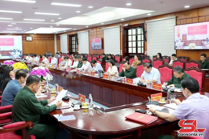 Hội nghị được kết nối trực tuyến đến điểm cầu Trung ương.