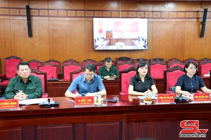 Các đại biểu dự hội nghị.
