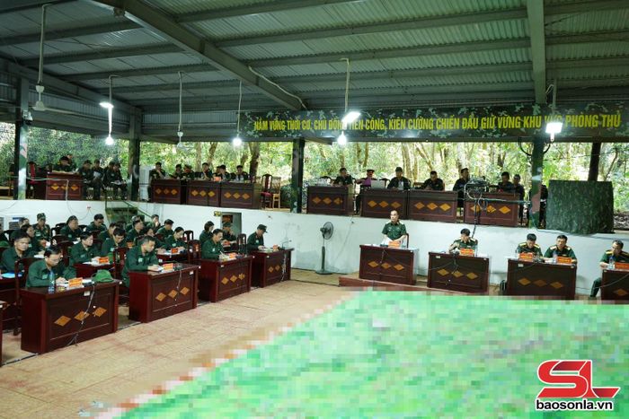 Ban Chỉ đạo diễn tập Quân khu 2 tổ chức hội nghị rút kinh nghiệm tổng duyệt diễn tập khu vực phòng thủ tỉnh Sơn La năm 2026.