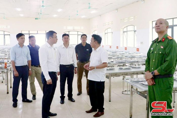 Nhà ăn của Trường Phổ thông Dân tộc bán trú Tiểu học Suối Tọ được đầu tư xây dựng khang trang.