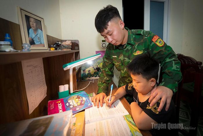 Mô hình “Con nuôi đồn Biên phòng” được cán bộ, chiến sỹ đồn Biên phòng Đồng Văn triển khai hiệu quả, thiết thực, ý nghĩa.
