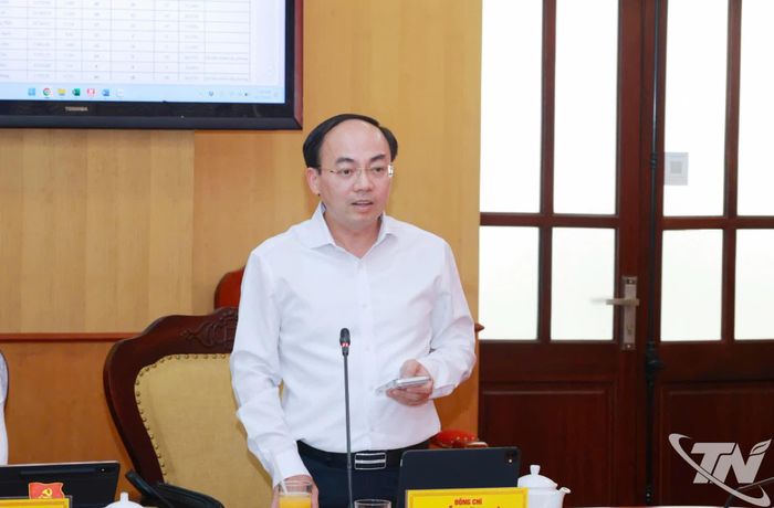 Đồng chí Nguyễn Đăng Bình, Phó Bí thư Thường trực Tỉnh ủy, Trưởng Đoàn đại biểu Quốc hội tỉnh, phát biểu tại Hội nghị.