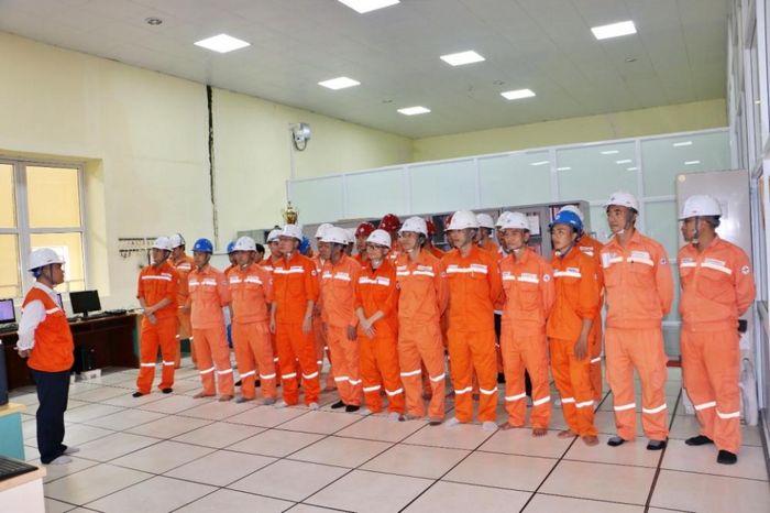 Ông Phạm Văn Cường - Phó Giám đốc - Phó Trưởng Ban chỉ huy PCTT&amp;TKCN Thủy điện Trung Sơn phát biểu rút kinh nghiệm sau buổi diễn tập