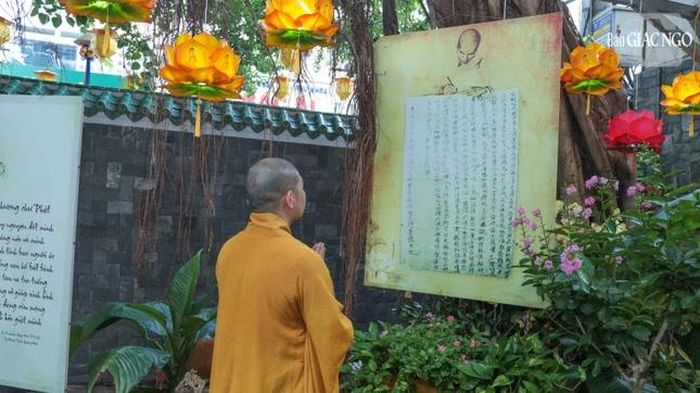 Thành kính trước bức tâm thư cuối cùng: Lời nguyện tâm quyết của Bồ-tát Thích Quảng Đức, do ngài viết bằng chữ Nôm, tại chùa Ấn Quang ngày 4-6-1963, phát nguyện tự thiêu để bảo tồn Chánh pháp