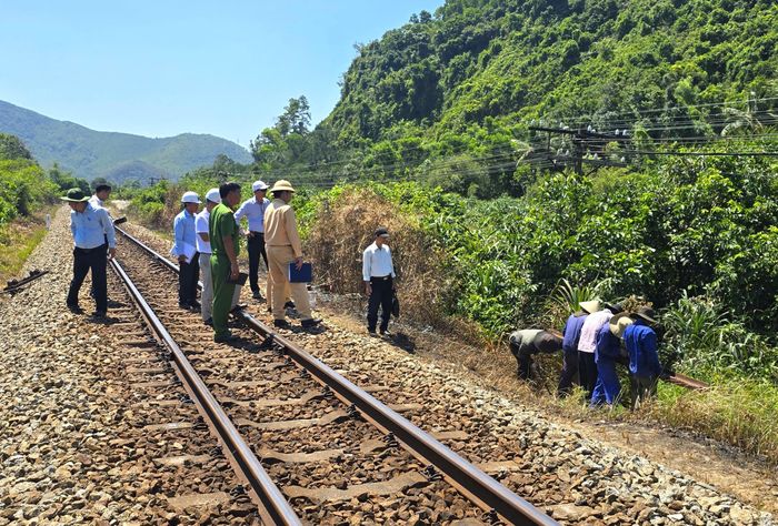 Theo Công ty Cổ phần đường sắt Bình Trị Thiên, trước khi tiến hành rào đóng, đơn vị đã phối hợp với chính quyền địa phương, lực lượng công an, các tổ chức đoàn thể tăng cường tuyên truyền, vận động người dân nâng cao ý thức chấp hành pháp luật về an toàn giao thông đường sắt.