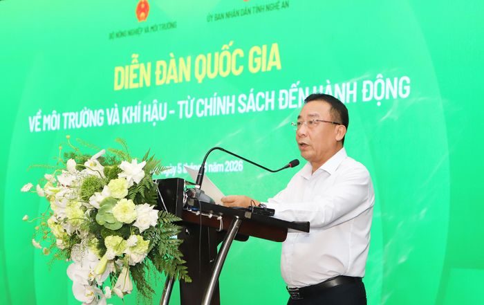 Ông Nguyễn Văn Đệ - Phó Chủ tịch UBND tỉnh Nghệ An chia sẻ những vấn đề, cách làm của Nghệ An trong công tác bảo vệ môi trường chống biến đổi khí hậu.